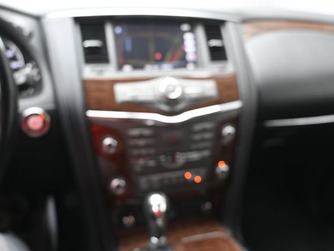 Used 2018 Nissan Armada Platinum image 16