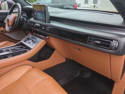 Used 2023 Lincoln Aviator Black Label w/ Class IV Trailer Tow Package AWD/4WD image 35