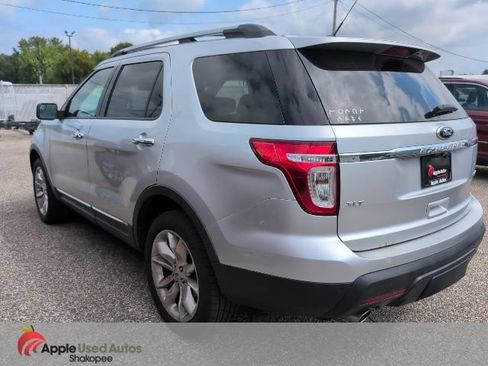 Used 2013 Ford Explorer XLT AWD/4WD image 4