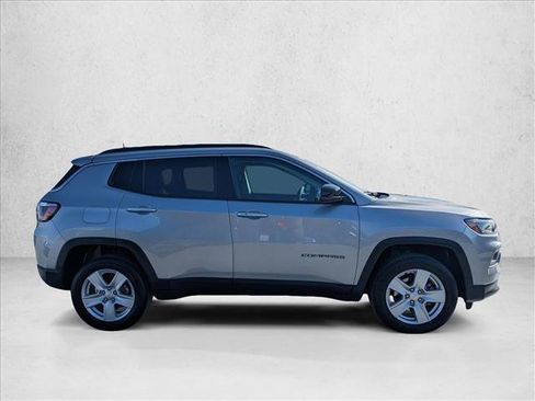 Used 2022 Jeep Compass Latitude AWD/4WD image 4