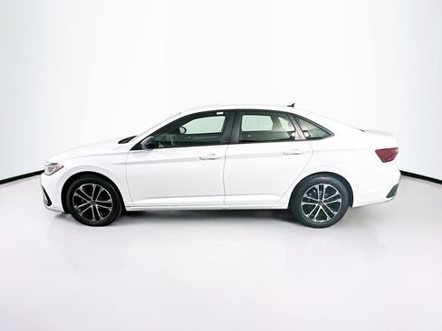 Used 2025 Volkswagen Jetta Sport image 4