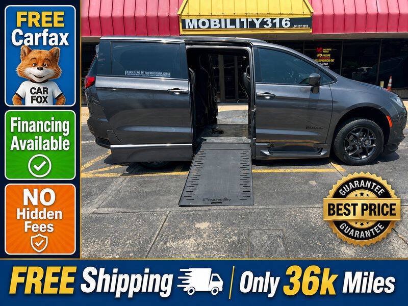 Used 2020 Chrysler Pacifica Touring-L w/ Advanced Safetytec Group FWD image 1