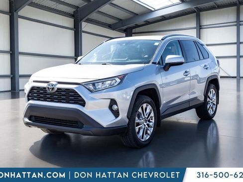 Used 2021 Toyota RAV4 XLE Premium AWD/4WD image 18