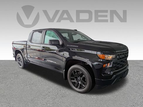 Used 2024 Chevrolet Silverado 1500 Custom AWD/4WD image 3