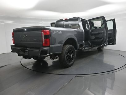 New 2026 Ford F250 Lariat w/ Black Appearance Package