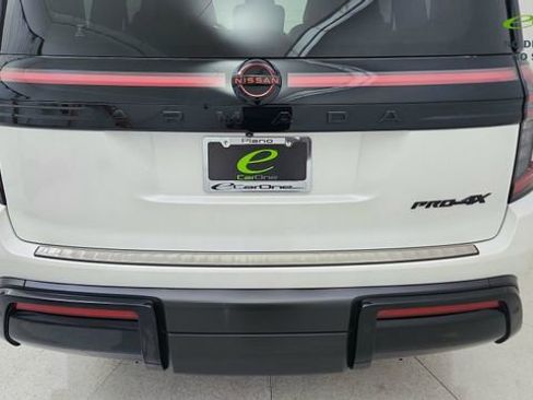 Used 2026 Nissan Armada PRO-4X w/ Captain's Chari Seat Package AWD/4WD image 11