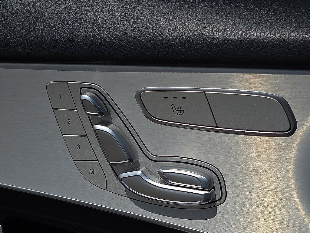Used 2022 Mercedes-Benz GLC 300 image 18