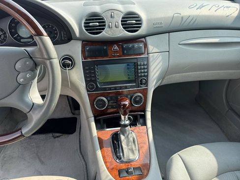 Used 2005 Mercedes-Benz CLK 500 Cabriolet image 10