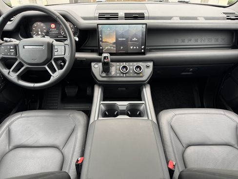 Certified 2025 Land Rover Defender 110 X-Dynamic SE AWD/4WD image 4