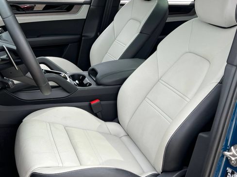 Certified 2026 Porsche Cayenne S AWD/4WD image 5