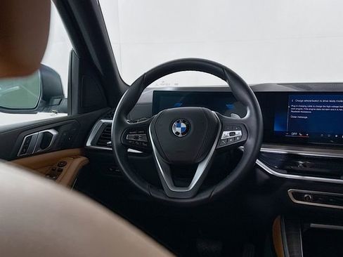 Used 2024 BMW X5 xDrive50e w/ Parking Assistance Package image 11