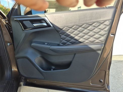 Used 2024 Mitsubishi Outlander SEL image 47