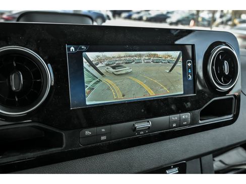 Used 2025 Mercedes-Benz Sprinter 2500 image 12