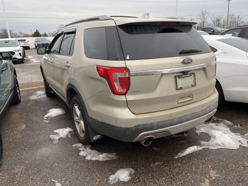 Used 2017 Ford Explorer XLT w/ Equipment Group 202A image 9