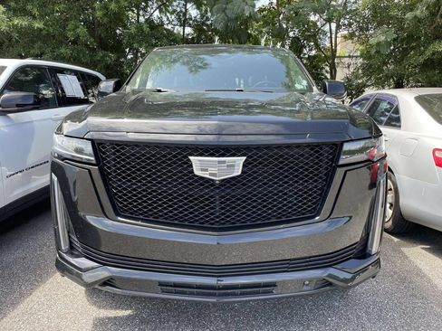 Used 2023 Cadillac Escalade ESV Sport Platinum w/ LPO, ONYX Package AWD/4WD image 2