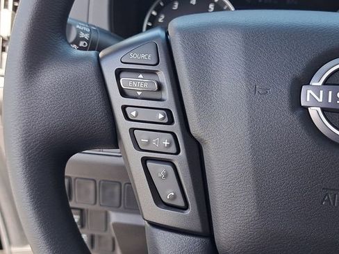 Certified 2025 Nissan Frontier SV image 33