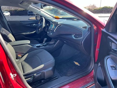 Used 2019 Chevrolet Malibu LT w/ Driver Confidence Package image 10