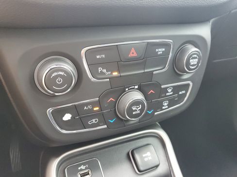 Used 2019 Jeep Compass Sport w/ Tech Group image 20