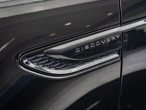 Used 2023 Land Rover Discovery Sport SE R-Dynamic image 9