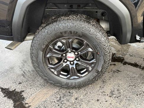 Used 2024 GMC Canyon Elevation w/ Convenience Package image 8