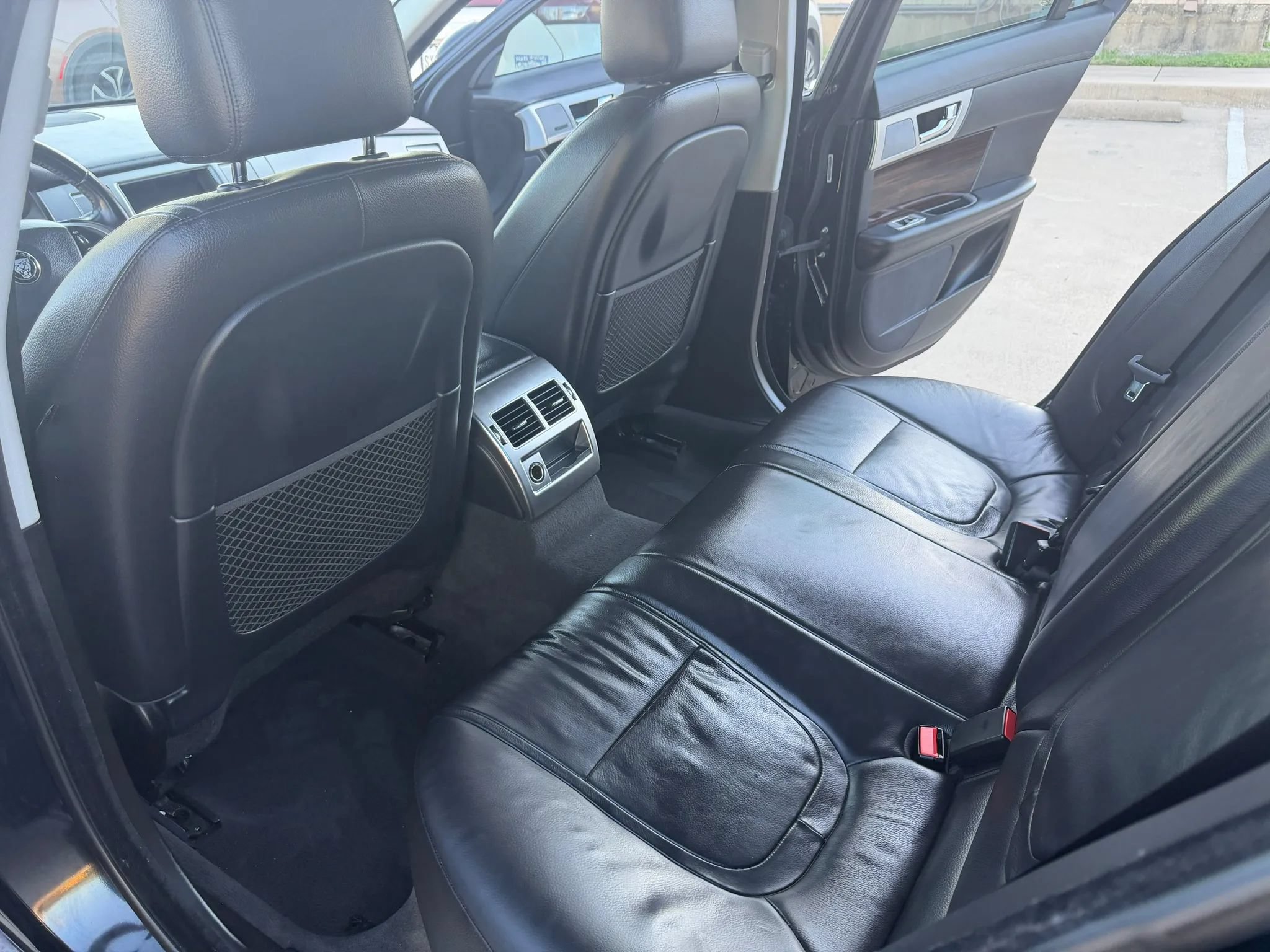 Used 2014 Jaguar XF RWD image 17