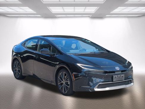 Certified 2023 Toyota Prius XLE AWD/4WD image 1
