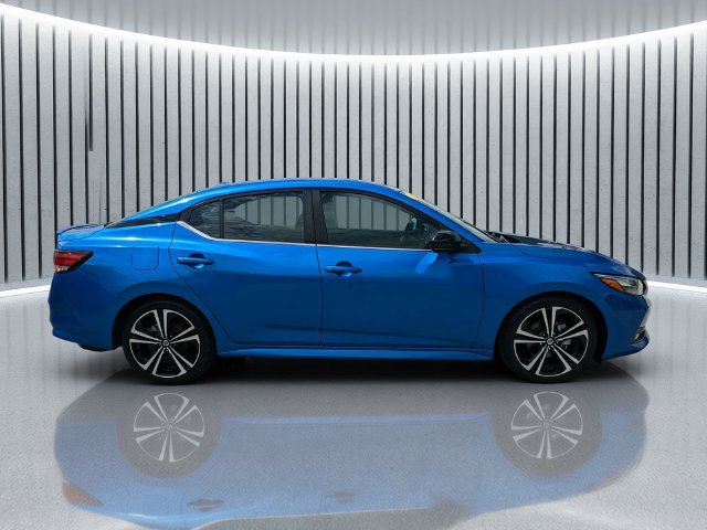 Used 2022 Nissan Sentra SR w/ Lighting Package FWD image 3