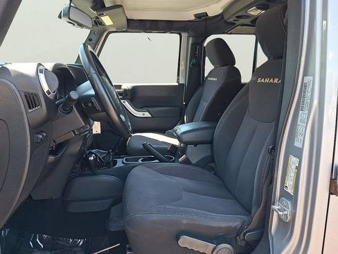 Used 2015 Jeep Wrangler Unlimited Sahara w/ Connectivity Group AWD/4WD image 11