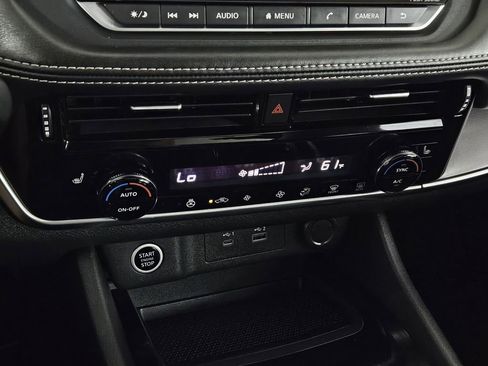 Used 2022 Nissan Rogue SV w/ SV Premium Package image 14