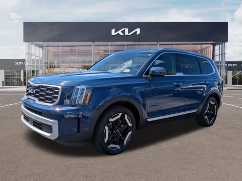 Certified 2024 Kia Telluride S image 6