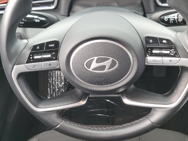 Used 2025 Hyundai Elantra SEL FWD image 13