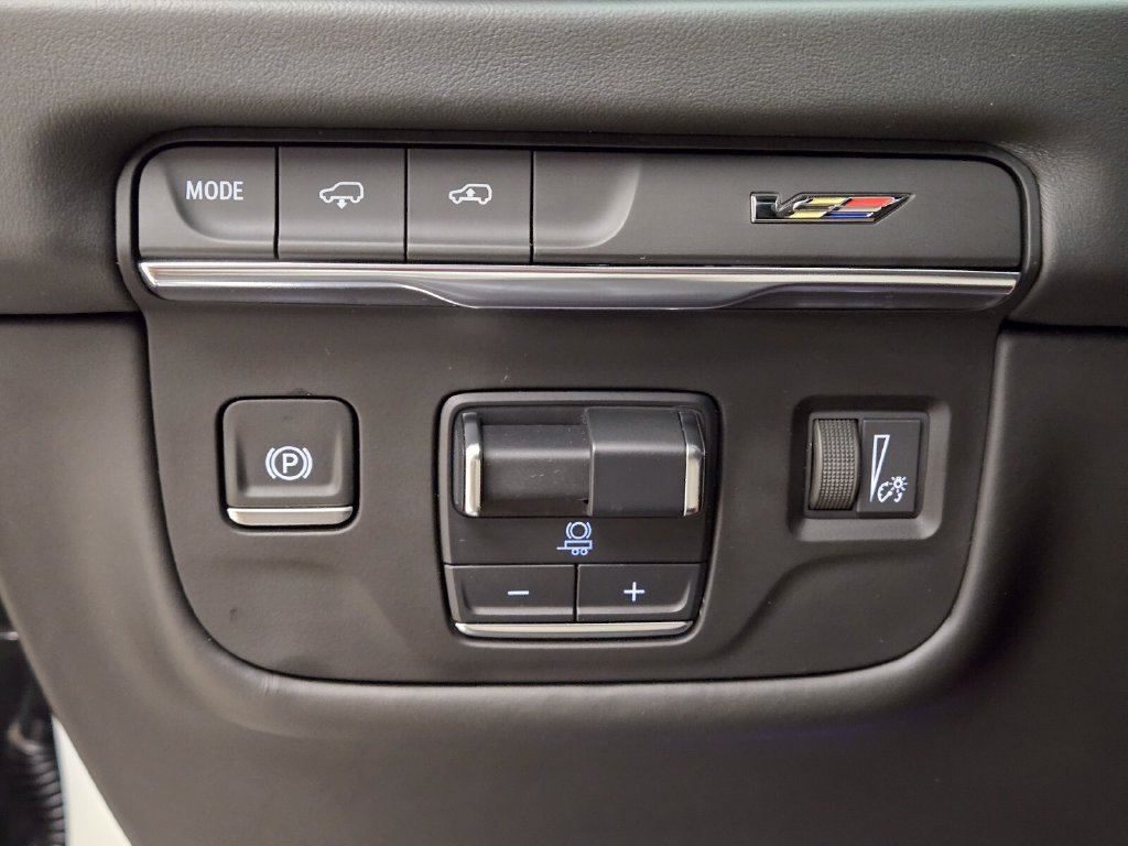 Used 2025 Cadillac Escalade V AWD/4WD image 36
