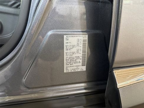 Used 2023 Nissan Murano SV image 31