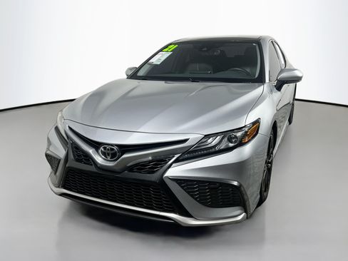 Used 2021 Toyota Camry XSE FWD image 10