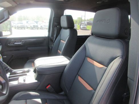 New 2026 GMC Sierra 2500 AT4 w/ AT4 Premium Plus Package AWD/4WD image 13