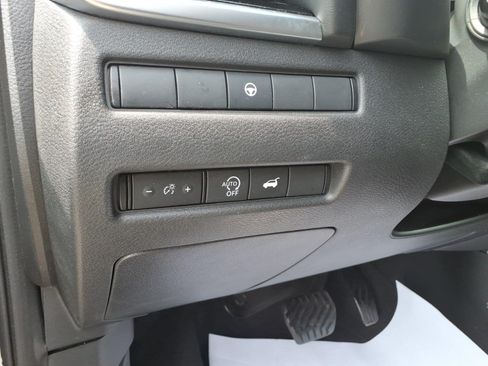 Used 2024 Nissan Rogue SL AWD/4WD image 17