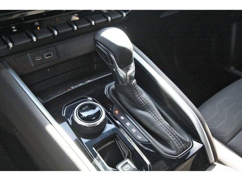 Used 2025 Chevrolet Colorado ZR2 w/ Technology Package image 23