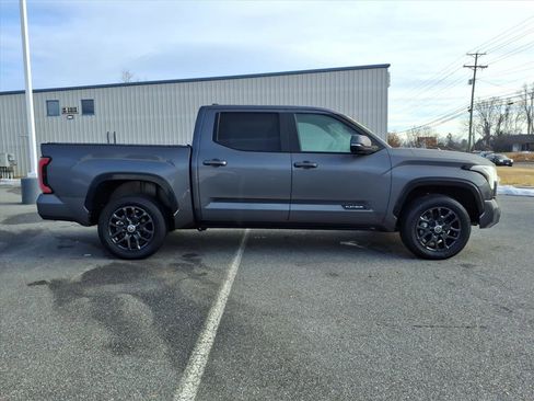 Used 2024 Toyota Tundra Platinum image 3