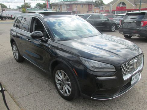 Used 2022 Lincoln Corsair AWD w/ Premium Package image 3
