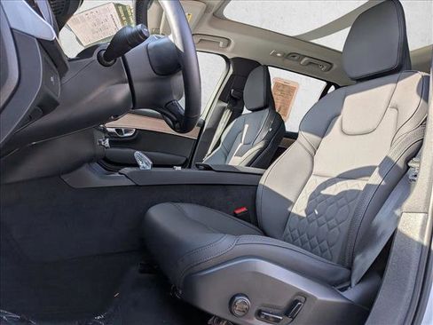 Certified 2025 Volvo XC90 B6 Plus w/ Protection Package Premier image 14