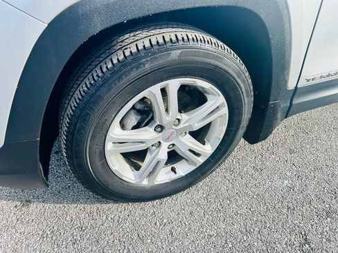 Used 2019 GMC Terrain SLE w/ Driver Convenience Package image 14