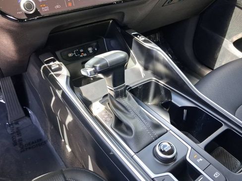 Used 2024 Kia Sorento S w/ Panoramic Sunroof Package FWD image 22