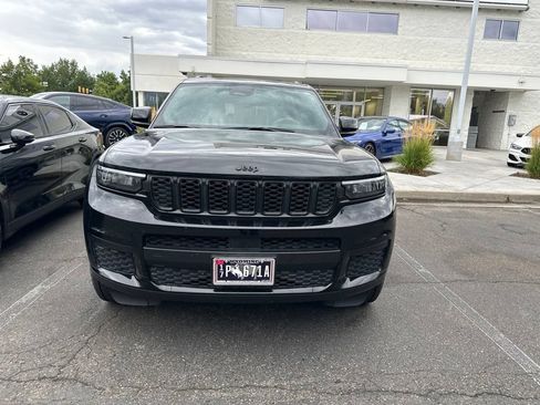 Used 2024 Jeep Grand Cherokee L Altitude AWD/4WD image 6