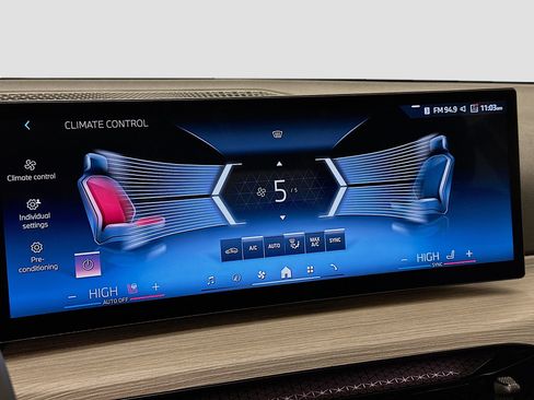 Used 2025 BMW 330i xDrive Sedan image 24