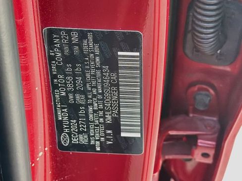 Certified 2025 Hyundai Elantra SEL FWD image 34