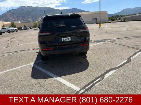 Used 2021 Jeep Grand Cherokee L Laredo AWD/4WD image 4