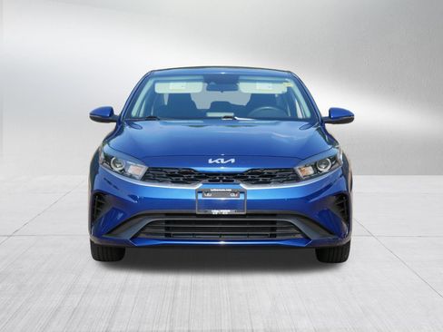 Used 2023 Kia Forte LXS w/ LXS Technology Package FWD image 2