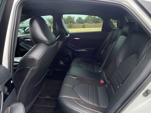 Used 2022 Toyota Avalon Touring image 18