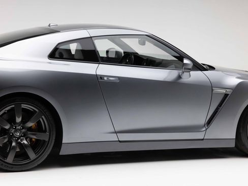 Used 2010 Nissan GT-R Premium AWD/4WD image 35