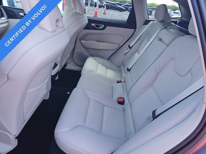 Used 2023 Volvo XC60 B5 Ultimate w/ Protection Package Premier FWD image 9
